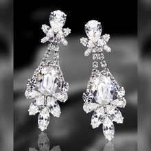 #16782 - Elegant Cluster Drop Earrings
