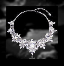 #16783 - Elegant Cluster Necklace